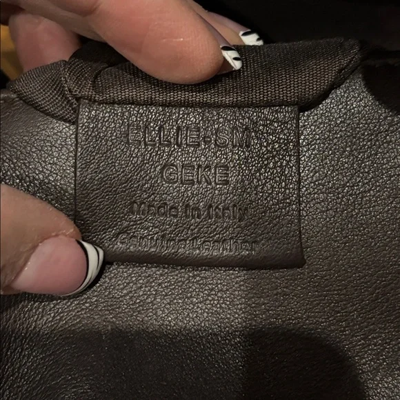 Bally Switzerland authentic Crossbody/shoulder bag EUC - Picture 10 of 13